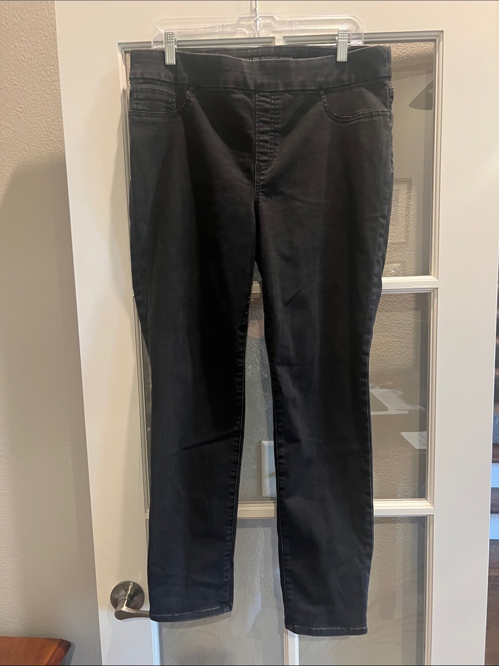 Chico's Black Pull-On Slim Jeggings